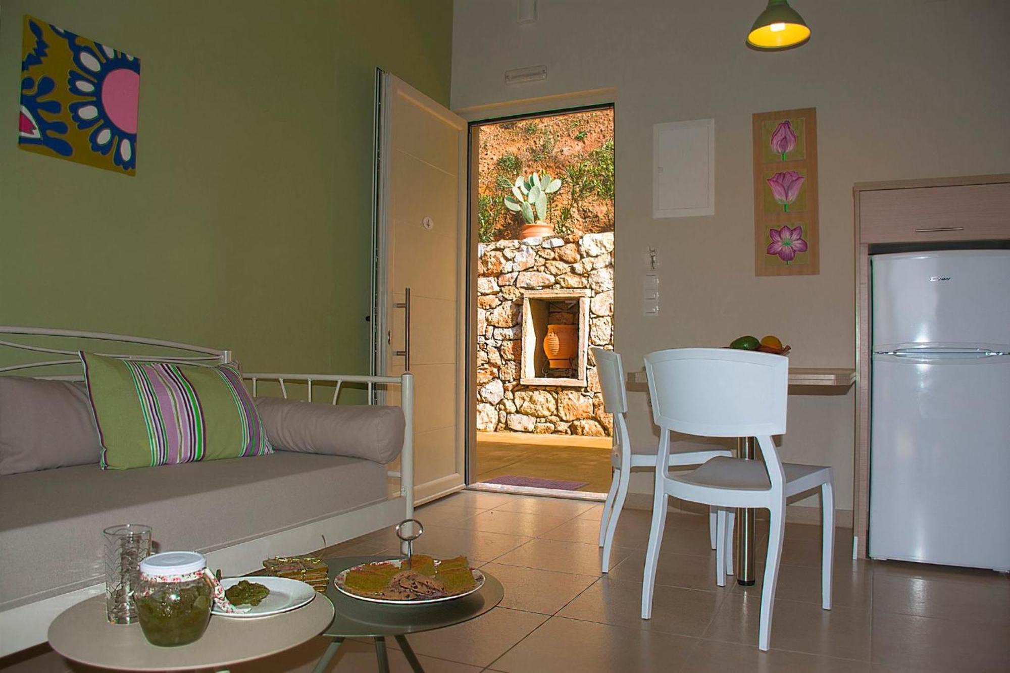 Aksos Suites Accessible Accommodation Agia  Extérieur photo